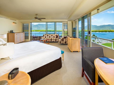 Pullman Reef Hotel Casino - Getaway Accommodation 2