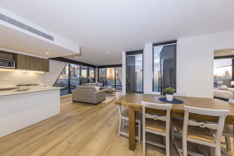 Q Squared Serviced Apartments - Getaway Accommodation 0