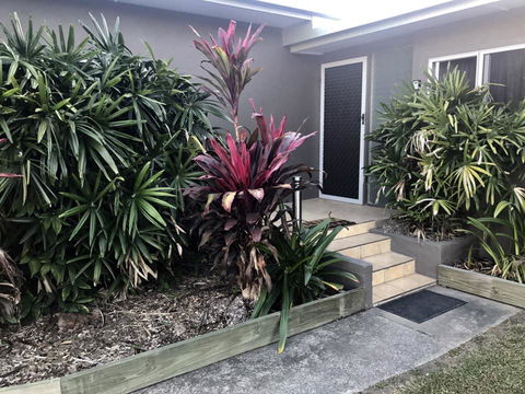 QUIRKY QUEENSLANDER 6 BEDROOM HOME - Getaway Accommodation 1