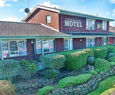 Raglan Motor Inn - Getaway Accommodation 0