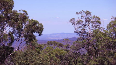 Ravensbourne Escape - Cedar Lodge - Getaway Accommodation 0