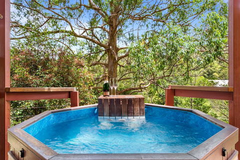 Ravensbourne Escape-Tree Tops - Getaway Accommodation 0