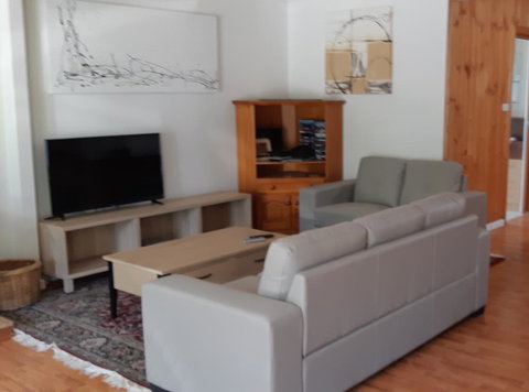 Ray's Farm - Getaway Accommodation 0