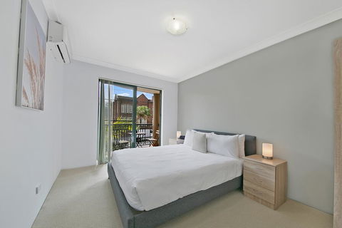 REDFERN 3 BEDROOM APARTMENT FREE PARKING WALK TO CENTRAL STATION NRE187 - Getaway Accommodation 3