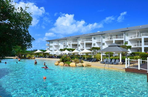 RESORT ON THE BEACH 2214/2215 - Getaway Accommodation 0