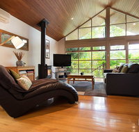 Romantic Treehouse Getaway - Getaway Accommodation