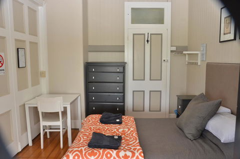 Royal Gatton Hotel - Getaway Accommodation 1