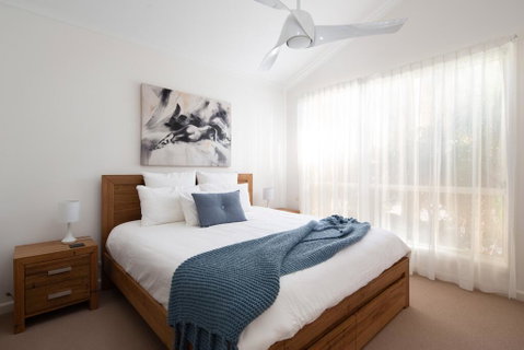 SAILS TWO - INVERLOCH - Getaway Accommodation 1