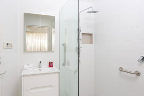 SAILS TWO - INVERLOCH - Getaway Accommodation 2