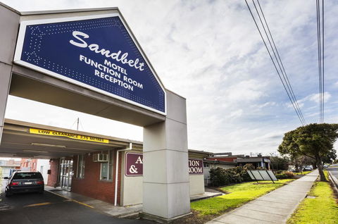 Sandbelt Club Hotel - Getaway Accommodation 3