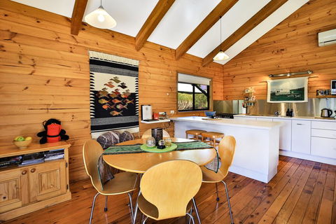 Siver Cabin - Getaway Accommodation 2