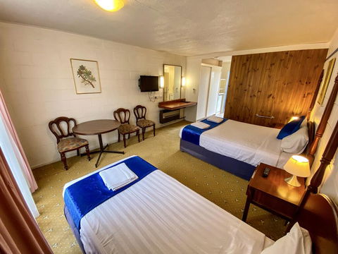 Snow Season Motor Inn - Getaway Accommodation 2