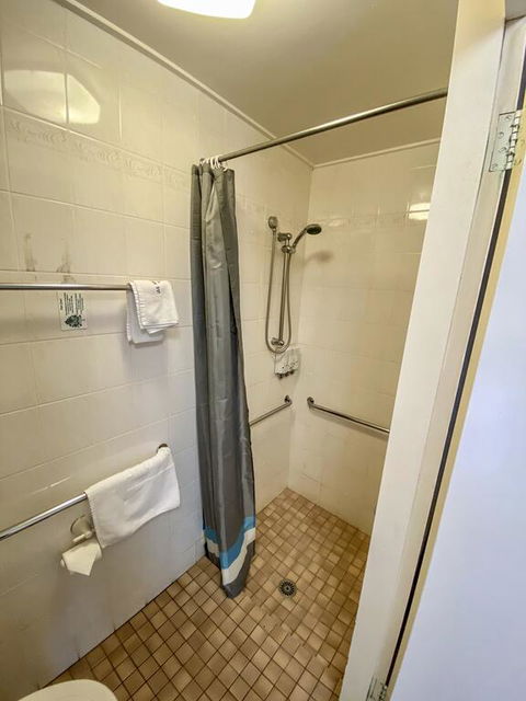 Snow Season Motor Inn - Getaway Accommodation 3