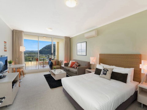 Soho - Ettalong Beach Resort - Getaway Accommodation 0