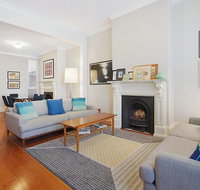 Spacious Victorian With Harbour View Terrace - Getaway Accommodation