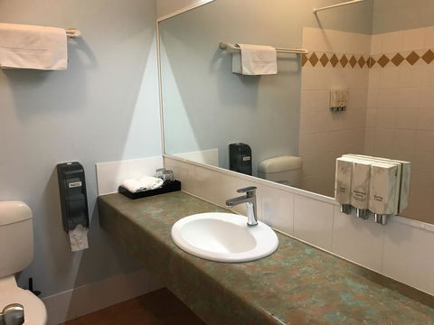 Springwood Motor Inn - Getaway Accommodation 2