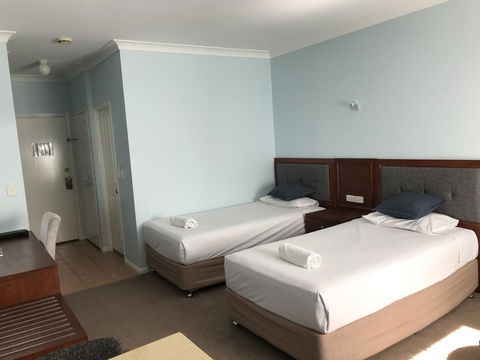 Springwood Motor Inn - Getaway Accommodation 1
