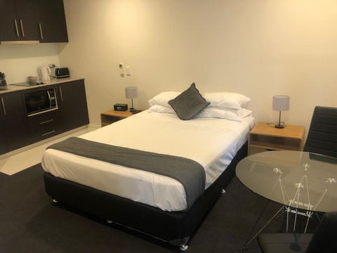 Station House Hotel - Getaway Accommodation 0