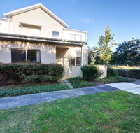 Stunning Holiday Townhouse - Getaway Accommodation