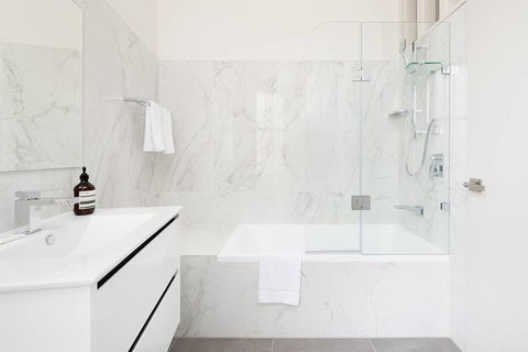 STUNNING SYDNEY HOME 4 - Getaway Accommodation 2