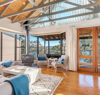 STUNNING WATERFRONT ESCAPE AT DALEYS POINT - Getaway Accommodation