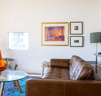 Stylish Warehouse Convert 2 Bedroom Apartment - Getaway Accommodation