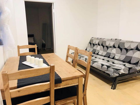 Sunset View 2 Bedroom Apt Next To Station - Getaway Accommodation 1