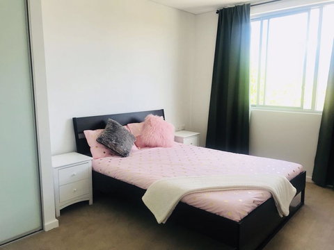 Sunset View 2 Bedroom Apt Next To Station - Getaway Accommodation 2