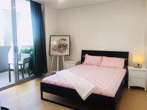 Sunset View 2 Bedroom Apt Next To Station - Getaway Accommodation 0