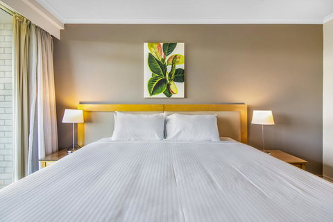 Super Convenient Apartment With Garden Views - Getaway Accommodation 1