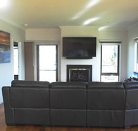 SURFSIDE LAKEVIEWS - FREE WIFI - Getaway Accommodation