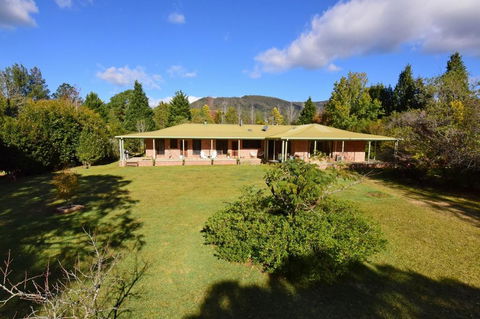 The Ambers - Comfortable Family Getaway! - Getaway Accommodation 1