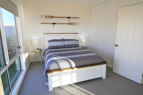 The Beach House - Point Turton - Getaway Accommodation 2