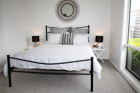 The Beach House - Point Turton - Getaway Accommodation 3