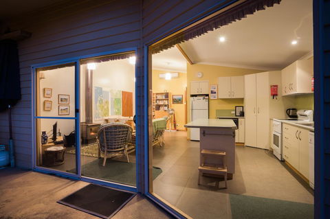 Arthur Riverfront And Sea Lodge Downstream - Getaway Accommodation 9