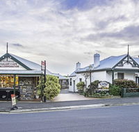 Touchwood Cottages - Getaway Accommodation