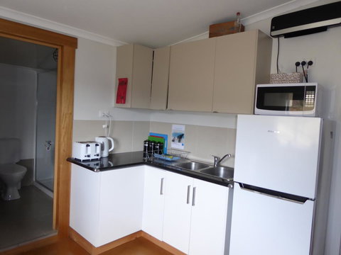 Riders Hut - Derby - Getaway Accommodation 7