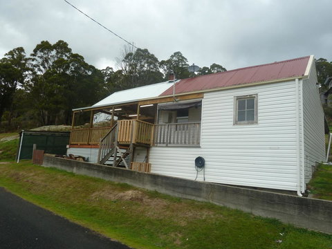 Riders Hut - Derby - Getaway Accommodation 0