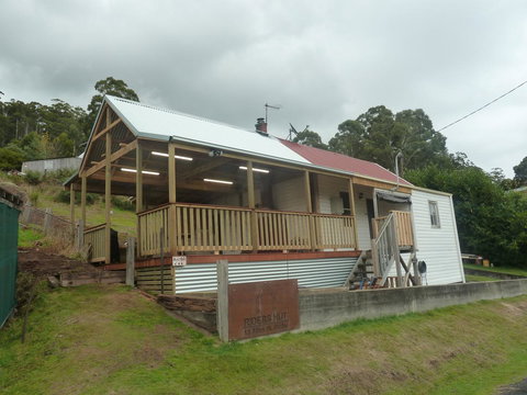 Riders Hut - Derby - Getaway Accommodation 1