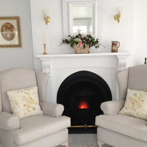 White Dove Cottage Bed And Breakfast - Getaway Accommodation 1