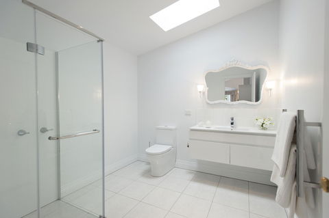 White Dove Cottage Bed And Breakfast - Getaway Accommodation 4