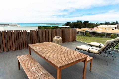 The Apollo - Getaway Accommodation 17