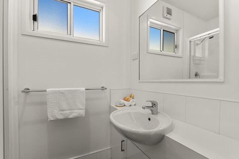 Bright Riverside Holiday Park - Getaway Accommodation 8
