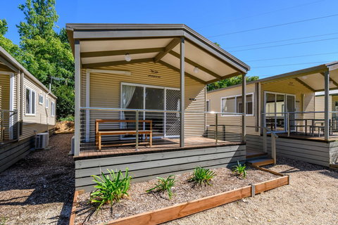 Bright Riverside Holiday Park - Getaway Accommodation 0