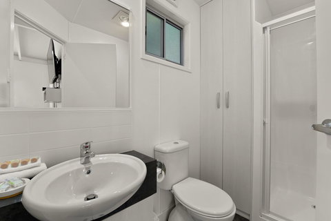 Bright Riverside Holiday Park - Getaway Accommodation 32