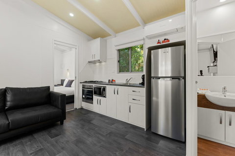 Bright Riverside Holiday Park - Getaway Accommodation 34