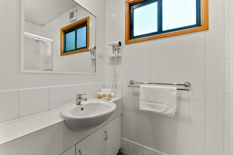 Bright Riverside Holiday Park - Getaway Accommodation 20