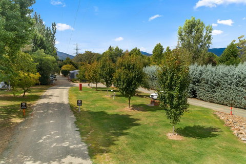 Bright Riverside Holiday Park - Getaway Accommodation 16