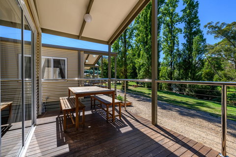 Bright Riverside Holiday Park - Getaway Accommodation 5