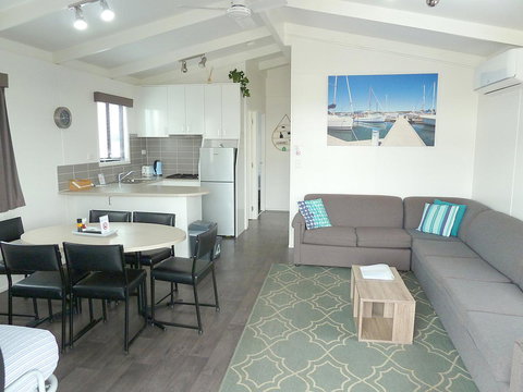 Apollo Bay Waterfront Motor Inn - Getaway Accommodation 17